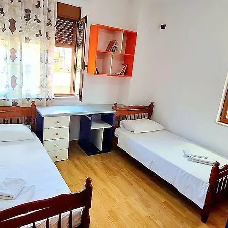 Cheap With Spacious Balcony Apartmán Tirana